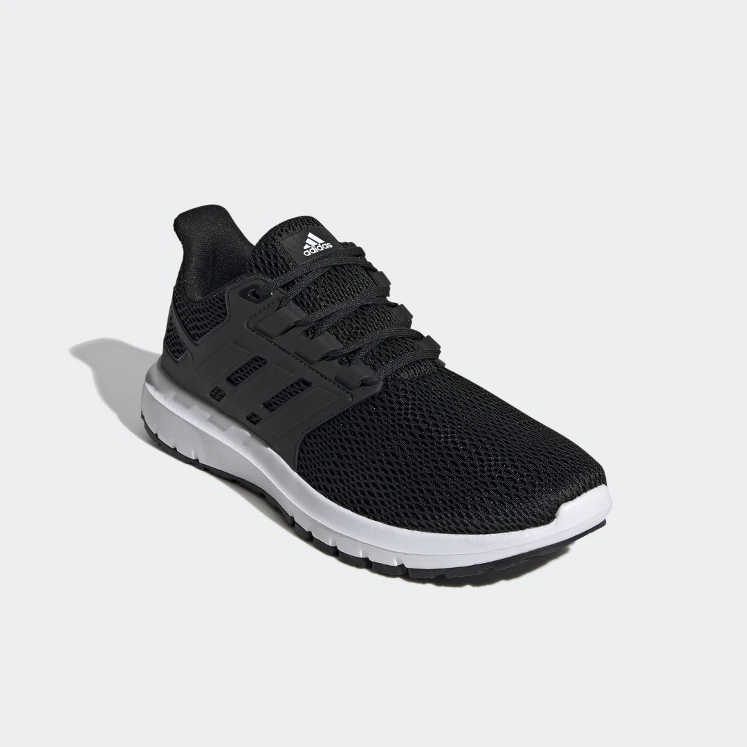 Detalle 2 de Adidas Zapatilla Ultimashow en Negro — comodidad diaria para entrenar y vestir