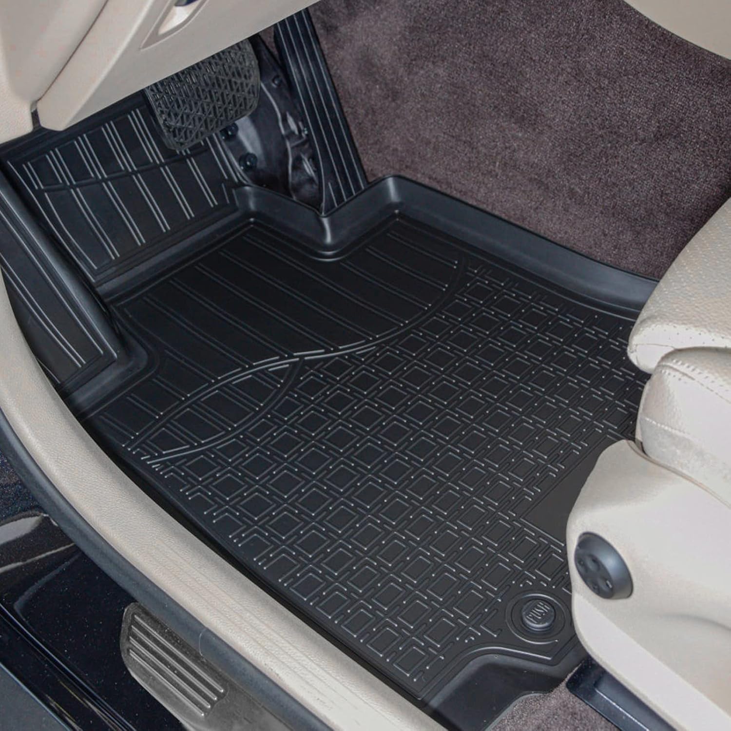 Detalle de J&J AUTOMOTIVE Norm Liners – dywaniki gumowe 3D do Mercedes klasy C W205/S205