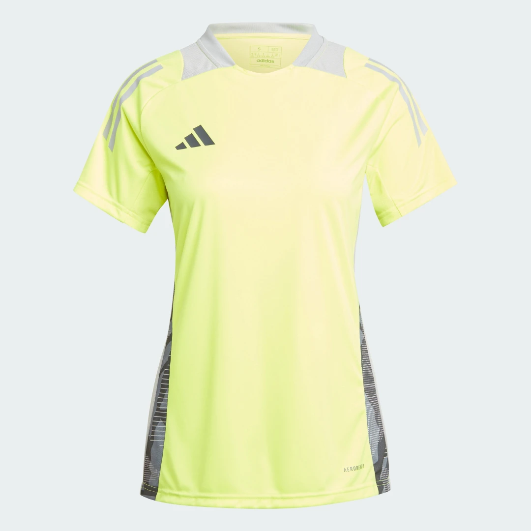Detalle de Camiseta entrenamiento Tiro 24 Competition de Adidas – amarilla