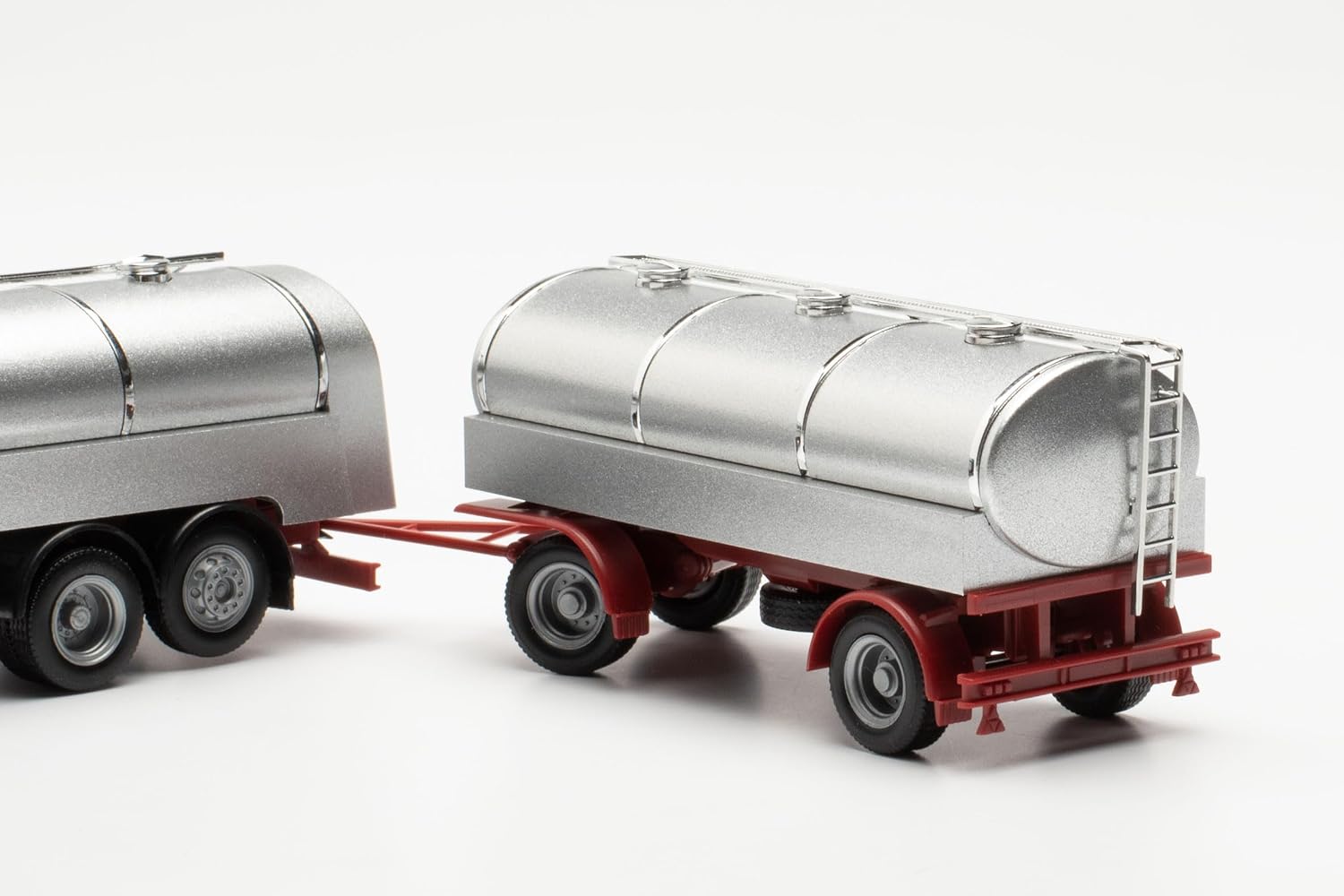 Thumbnail 4 de Herpa Basic MAN F8 Milchtank-Hängerzug – cysterna mleczna 1:87 z tworzywa