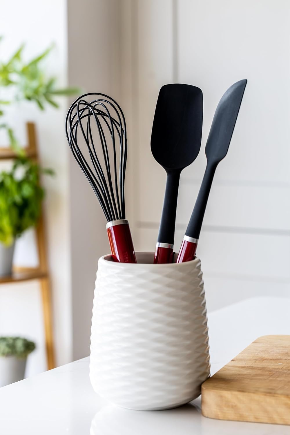 Thumbnail 6 de KitchenAid Classic Silicone Whisk, Empire Red, Heat-Resistant Silicone Head