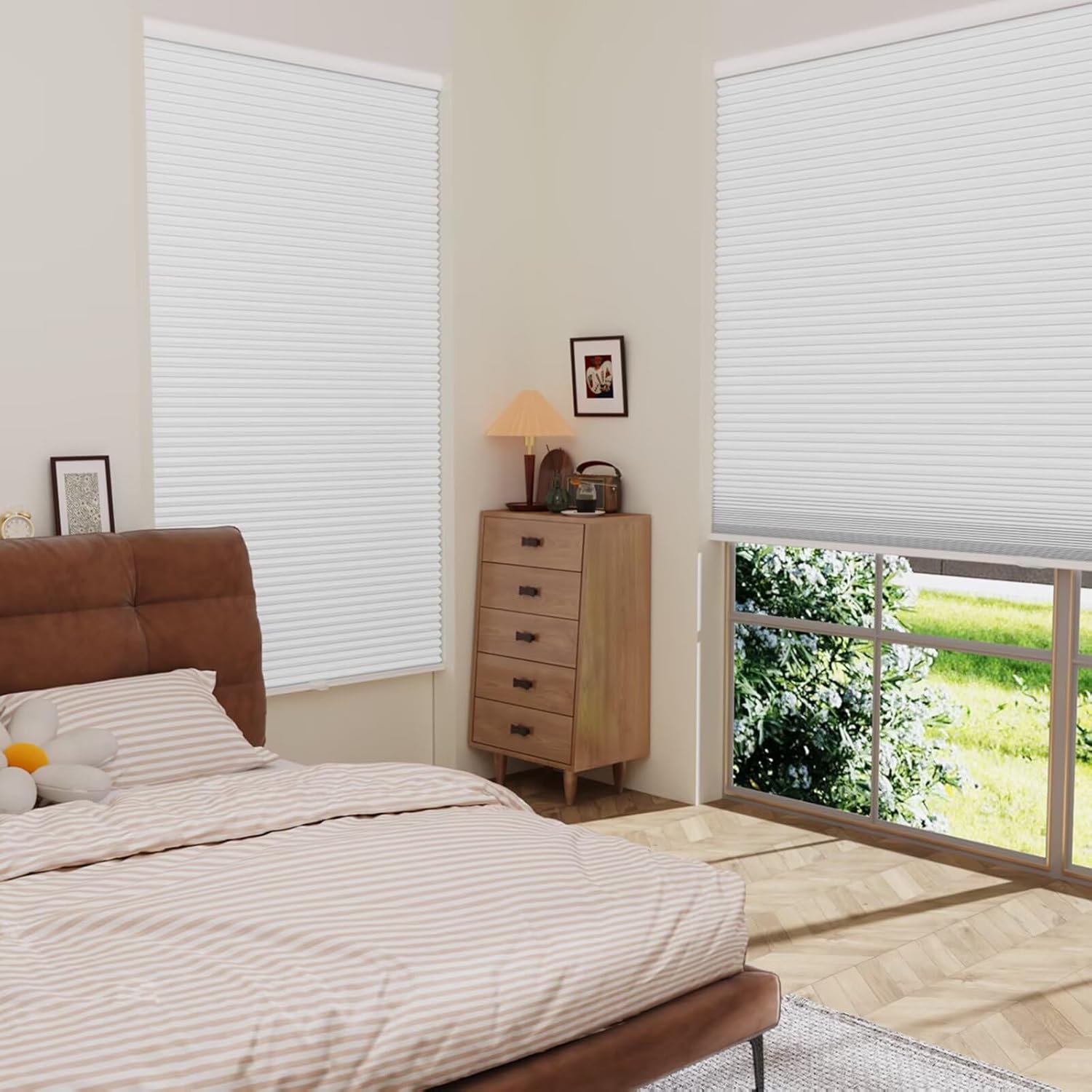 Detalle de MYshade Cordless Blackout Honeycomb Cellular Shades (20" W x 48" H) in White