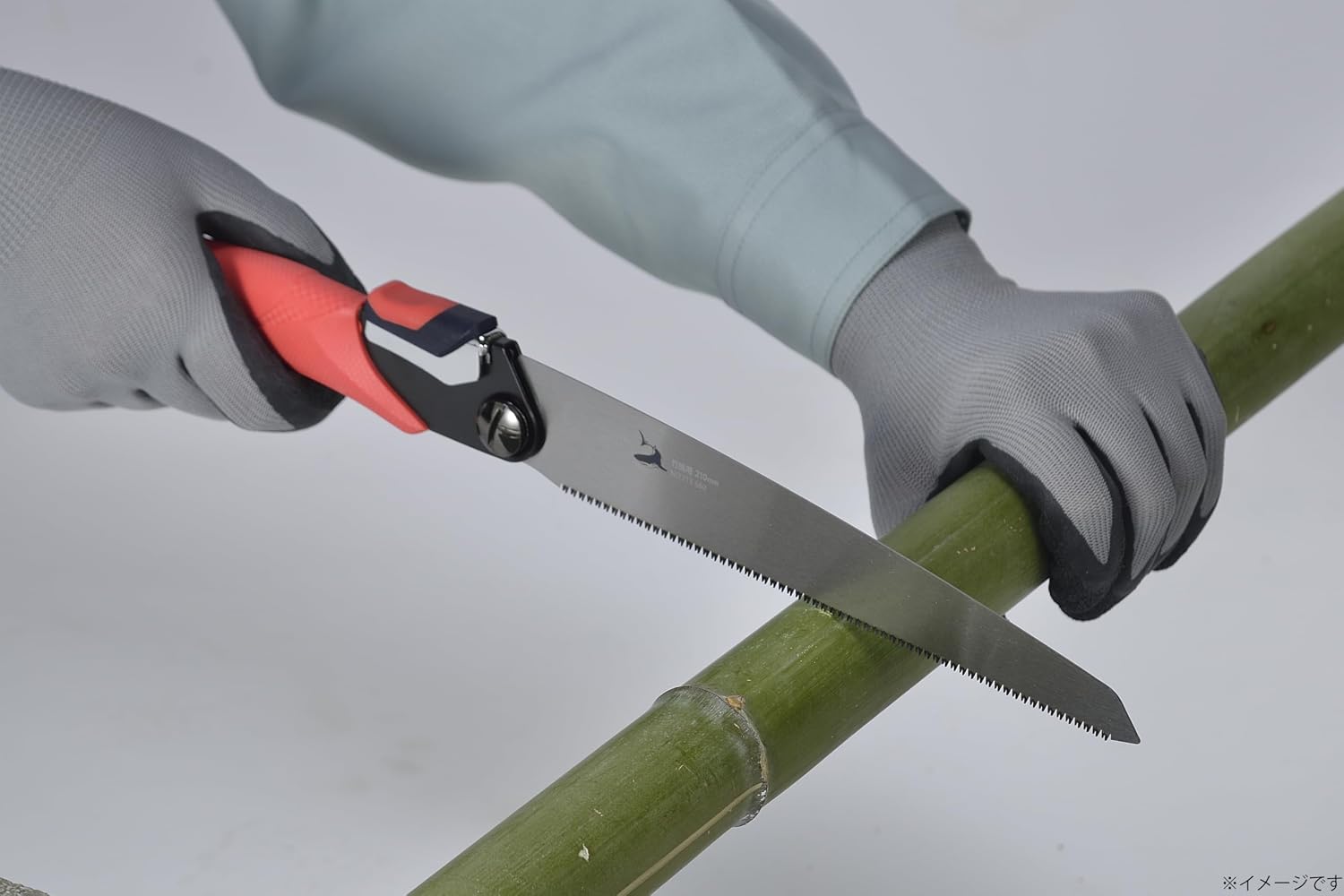 Detalle 2 de TAKAGI シャークソー 4907052713673 竹挽用折込鋸 210mm 替刃式・角度2段切替