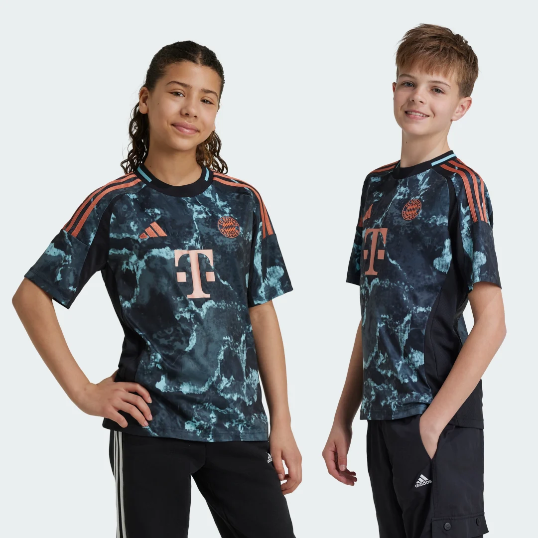 Detalle de Camiseta segunda equipación FC Bayern 24/25 (Adolescentes) – Adidas