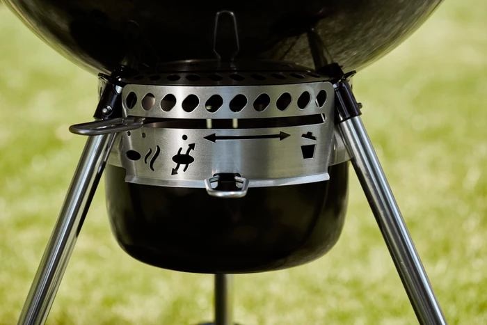 Thumbnail 14 de Weber Master Touch Premium E-5770 Schwarz – Vielseitiger Holzkohlegrill für indirektes Grillen und Räuchern