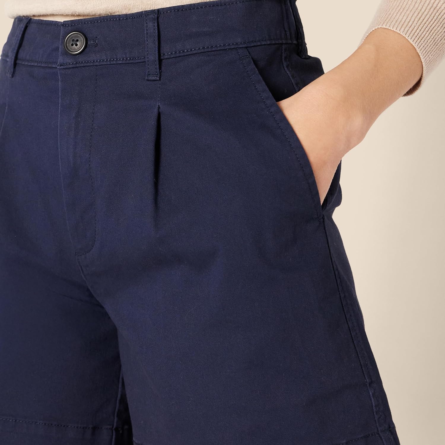 Thumbnail 3 de Amazon Essentials Women’s High-Rise Relaxed-Fit A-line Elastic Back Shorts