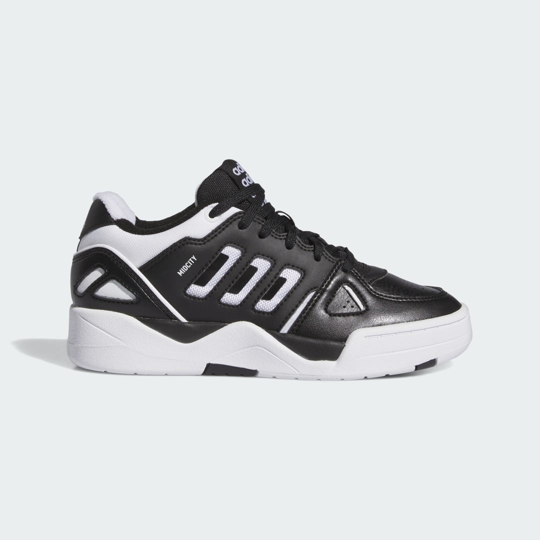 Detalle de Zapatilla Midcity Low de Adidas — versátil, para urbanita con estilo