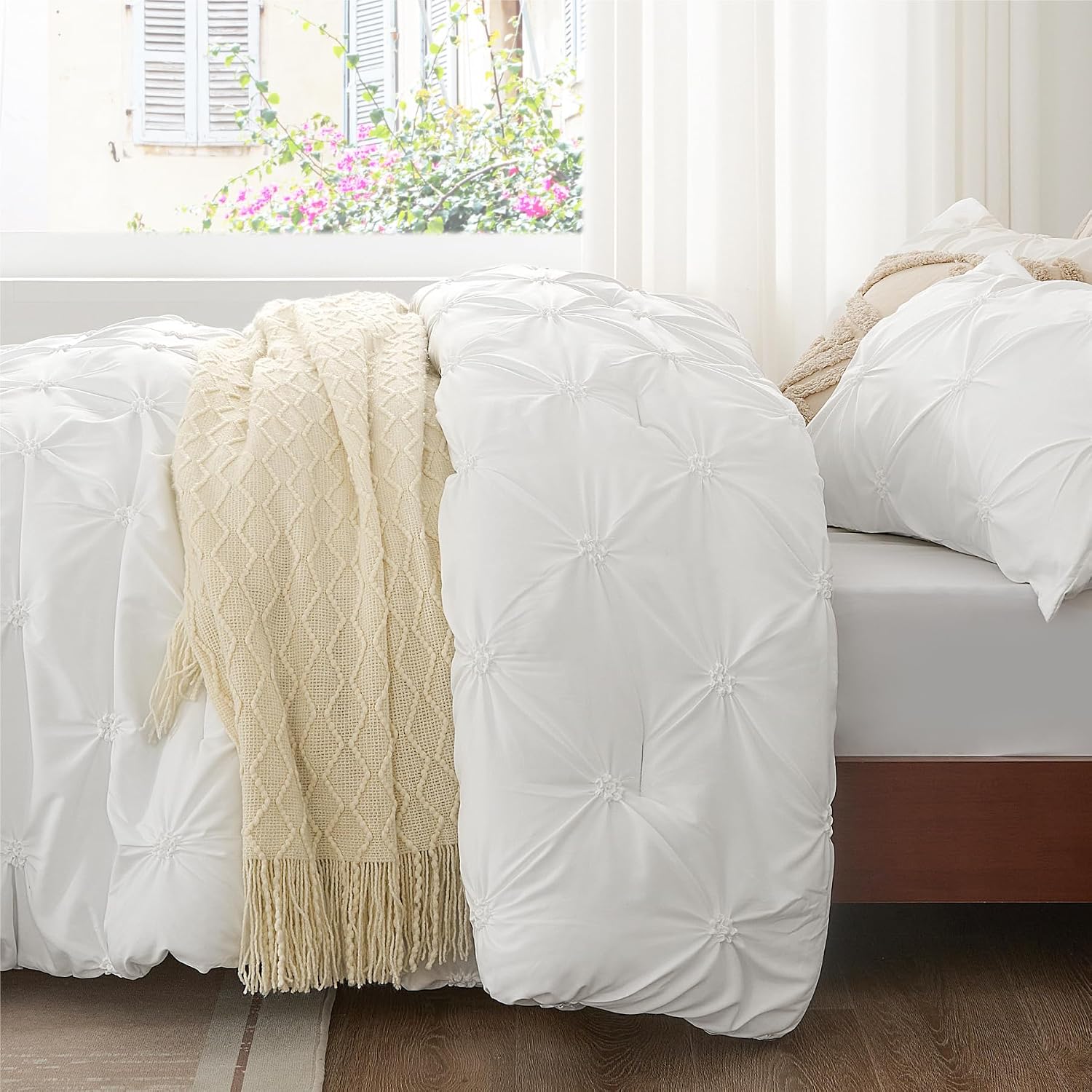 Thumbnail 3 de BEDELITE BECAB2G1 Twin Comforter Set, White Boho Pintuck, 2-Piece