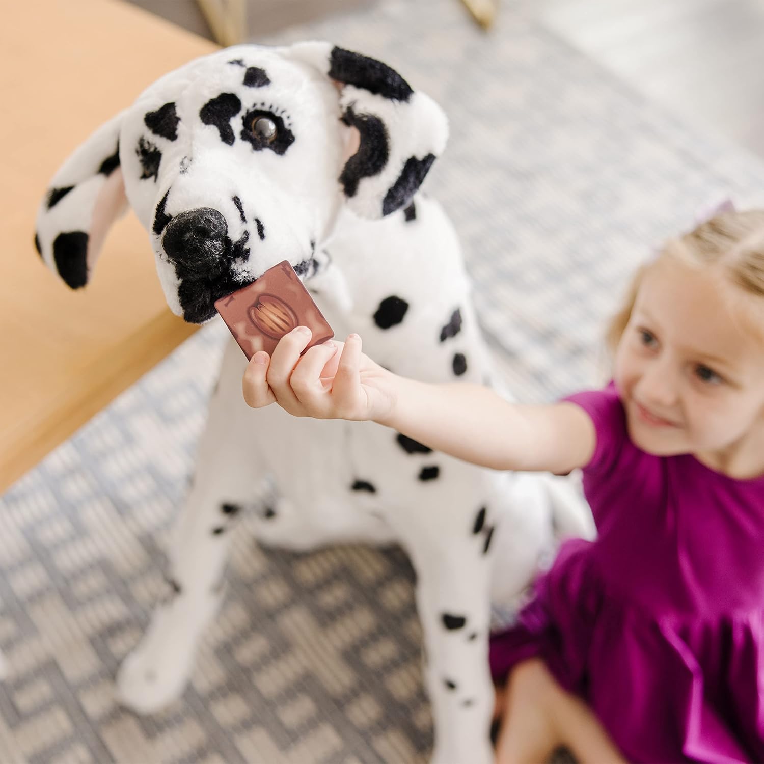Detalle 2 de Melissa & Doug Dalmatian stuffed animal, over 2 feet tall