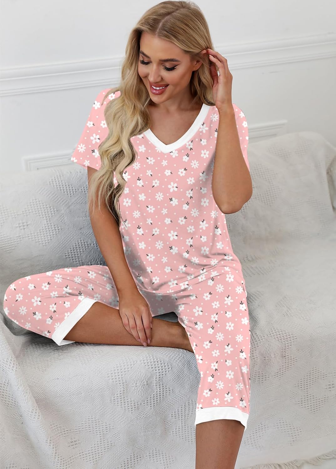 Detalle de PrinStory women’s short sleeve pyjamas set with capri bottoms and pockets (rayon blend)
