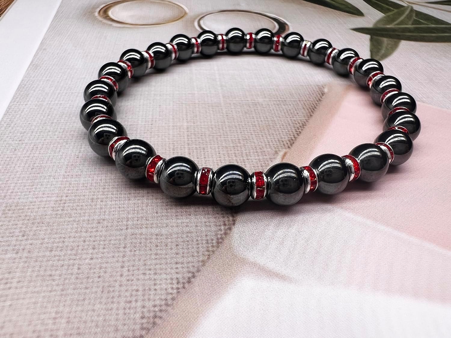 Detalle 2 de Apocalyptic-K Magnetic Hematite Bracelet with Rhinestones (6/8/10MM) – Eliminate Static Electricity