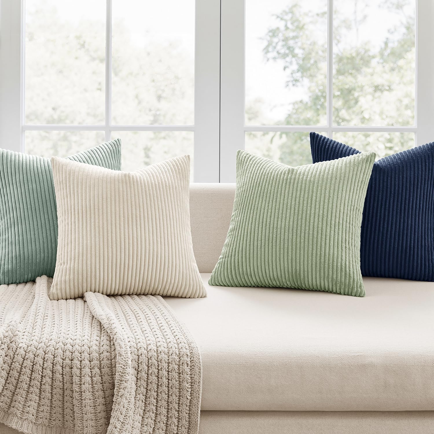 Detalle de MIULEE 18x18-Inch Corduroy Throw Pillow Covers, Set of 4, Muted Teal