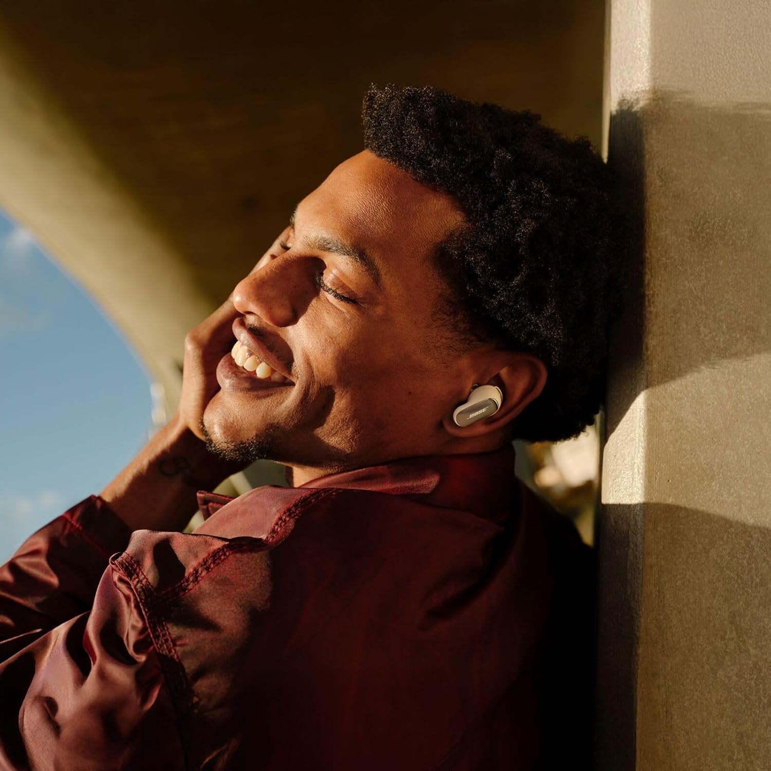 Thumbnail 2 de Bose QuietComfort Ultra Écouteurs (2e génération) — écouteurs Bluetooth sans fil à réduction de bruit, autonomie jusqu’à 6 h, blanc nuage