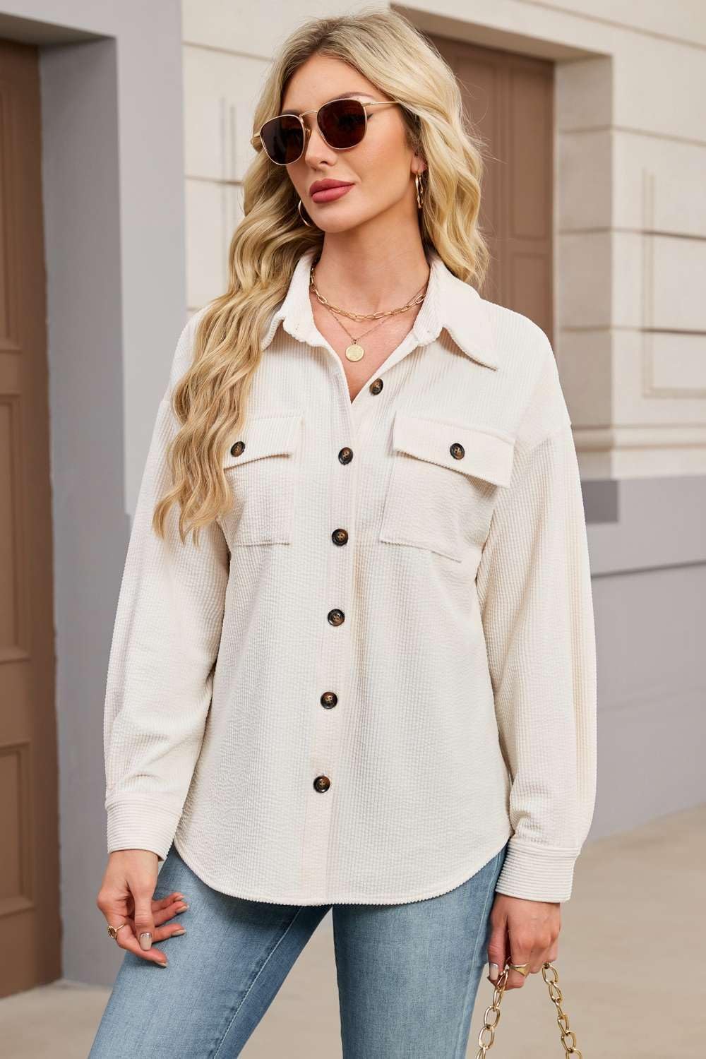 Detalle 2 de Pawate Cordhemd Damen Lang – Elegante Cordbluse mit Oversize-Passform und Bogensaum