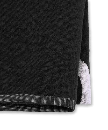 Detalle de PUMA Team Towel Small (50x100) – Unisex, Schwarz/Weiß, Modell 054553