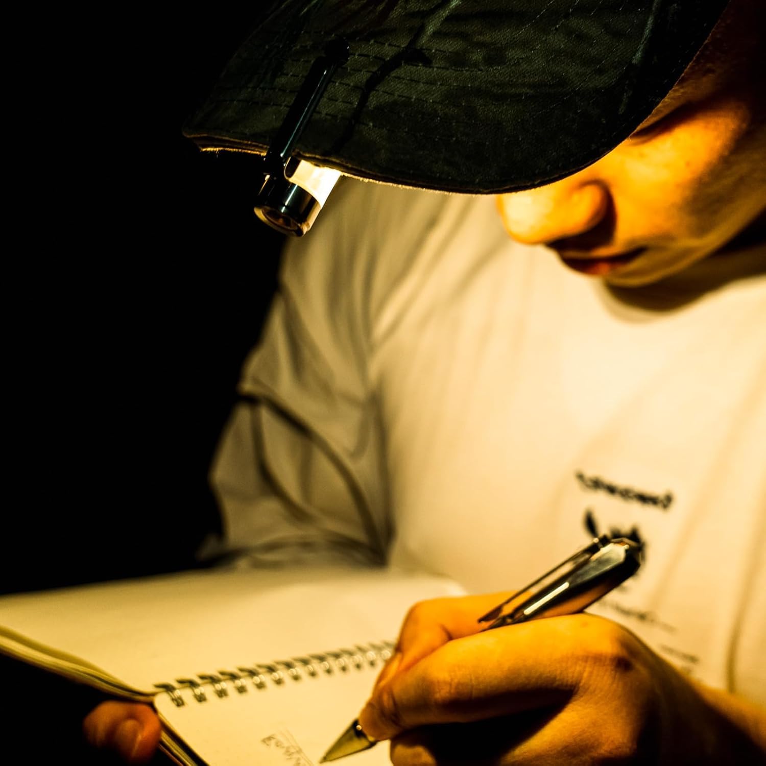 Thumbnail 3 de RovyVon A8 Pocket Torch keychain flashlight (650 lumens) – USB-C rechargeable, waterproof, red