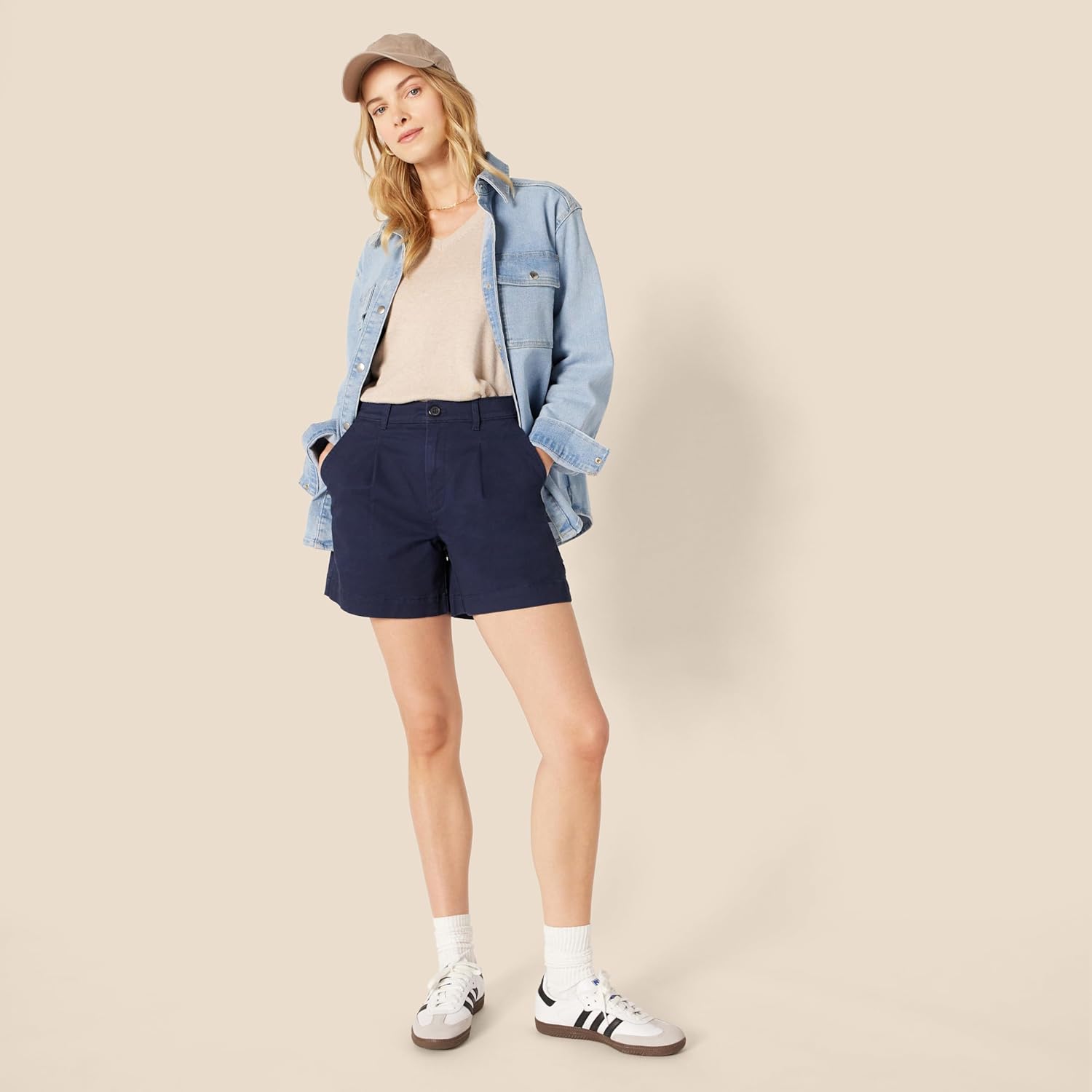 Thumbnail 4 de Amazon Essentials Women’s High-Rise Relaxed-Fit A-line Elastic Back Shorts