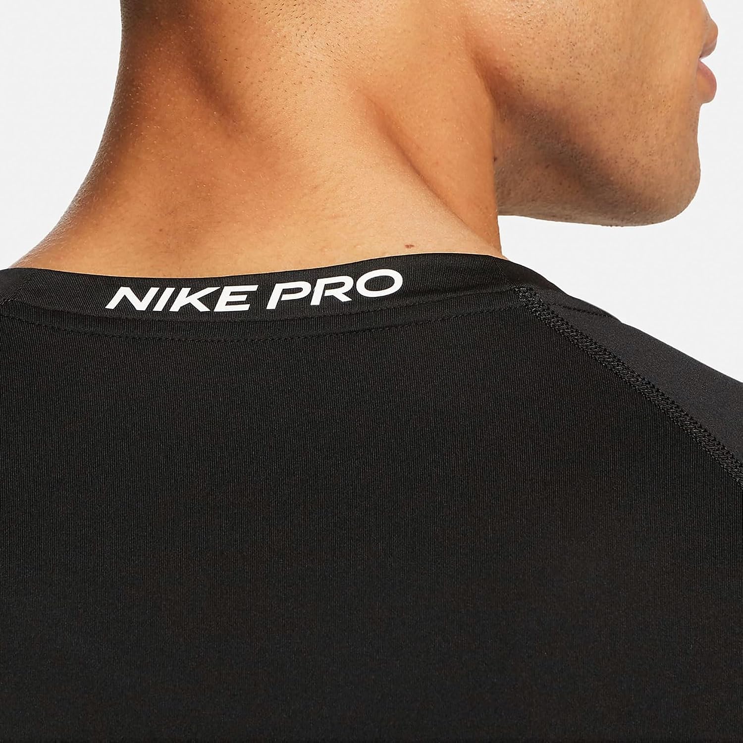 Detalle 2 de Nike FB7932-010 Pro Dri-FIT – męska koszulka treningowa, elastyczna i dopasowana