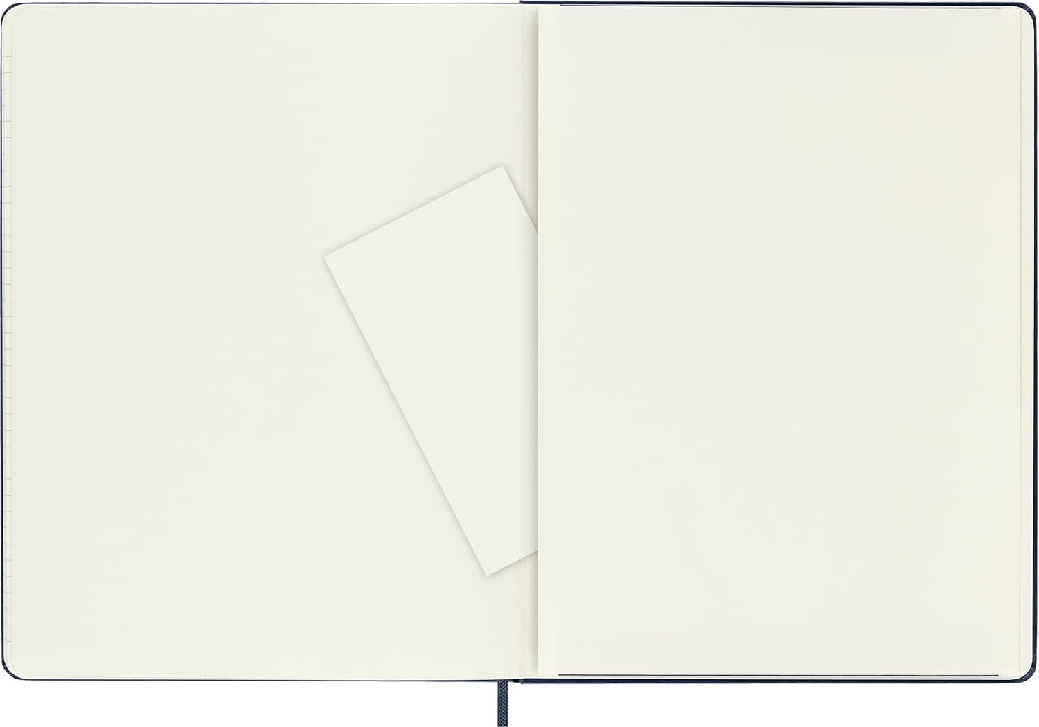 Detalle de Moleskine Classic Notebook – Ruled, Hard Cover, Sapphire Blue, XL (19 x 25 cm), 192 Pages