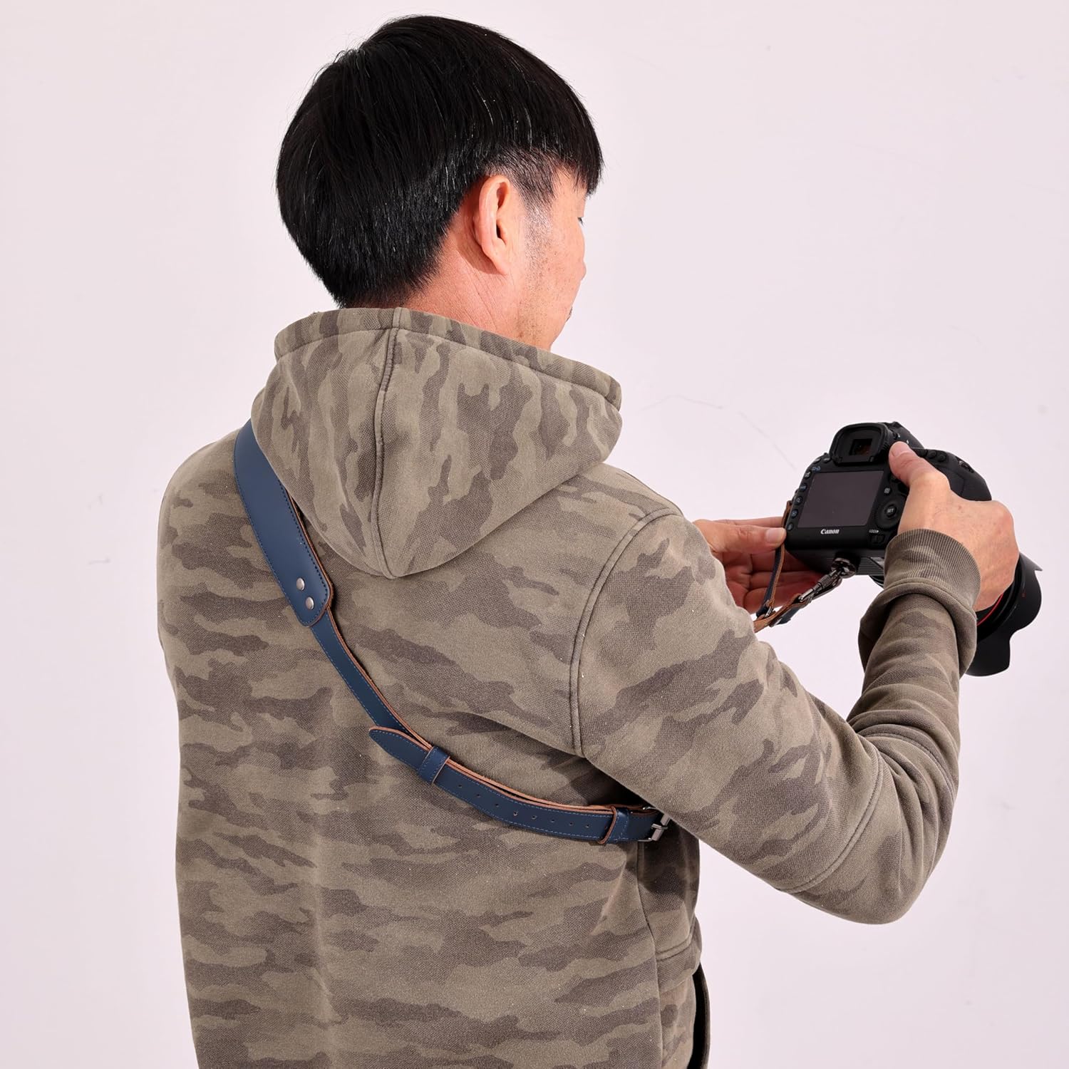 Detalle de Padwa Lifestyle Blauer Einzel-Kamera-Gurt aus Vollnarbenleder – Für DSLR/SLR