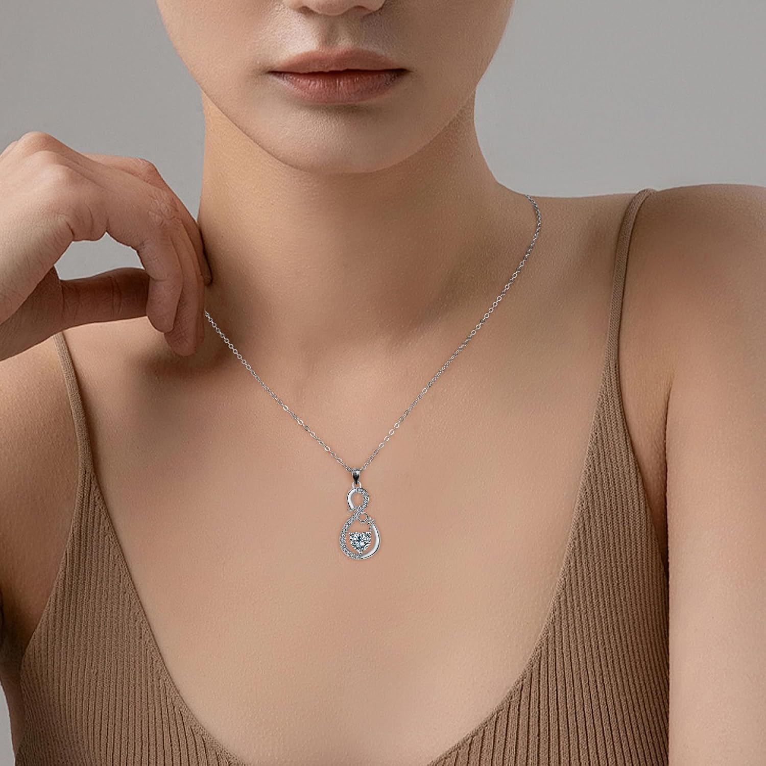 Detalle de Collier J.MUEN pour femme en argent sterling 925 avec pendentif (45+5 cm) — coffret cadeau inclus