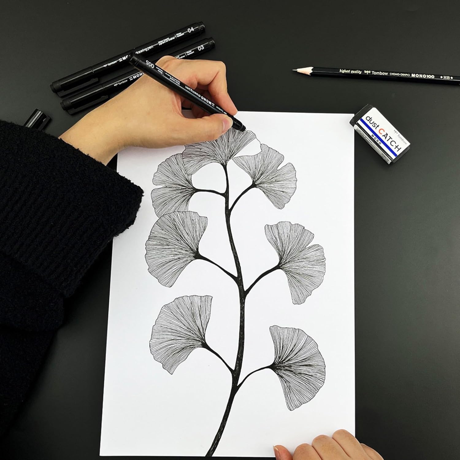 Detalle 2 de Tombow Fineliner MONO drawing pen Set « Fine » – 4 marqueurs noirs pour esquisses et illustrations