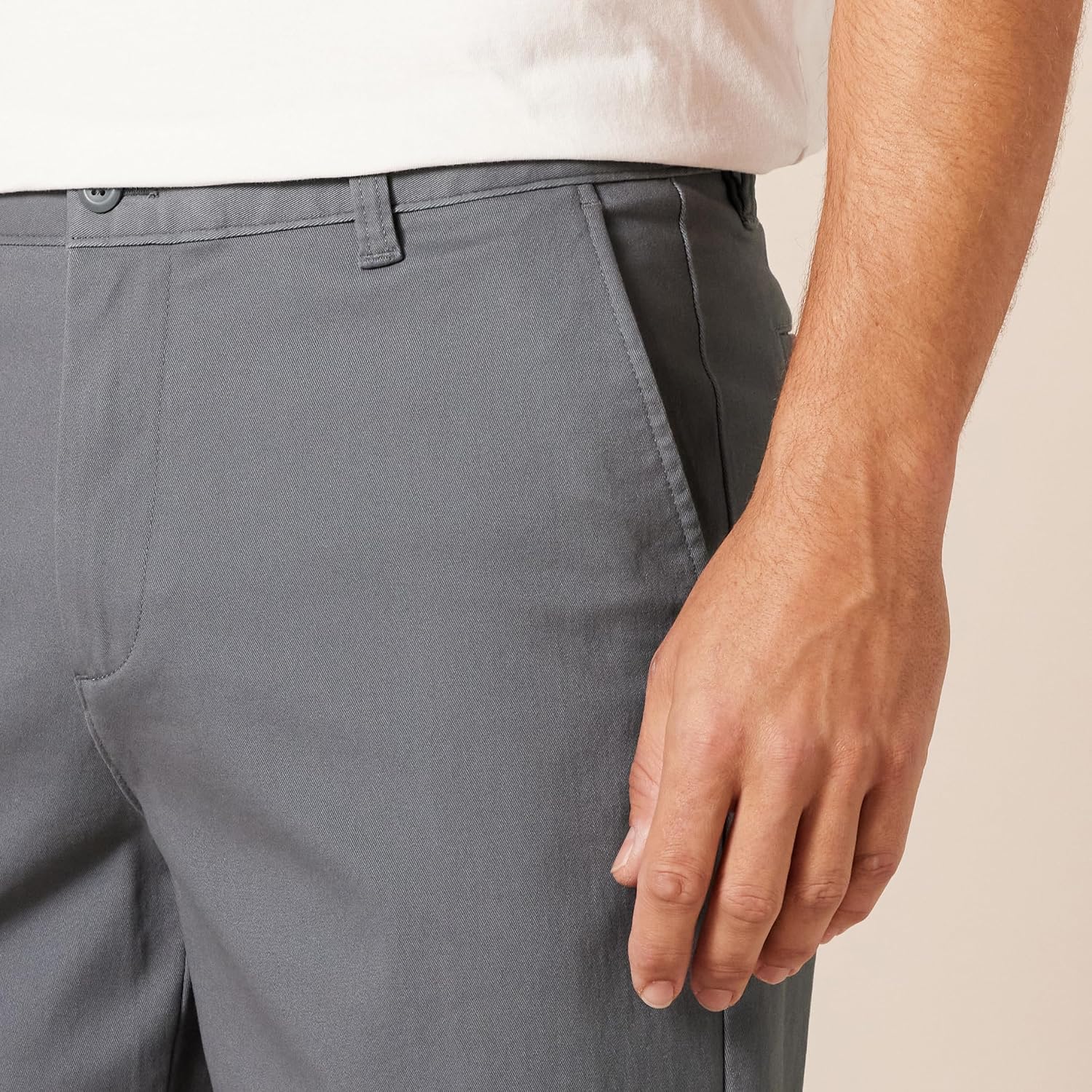 Detalle de Amazon Essentials Slim-Fit 11" Flat-Front Comfort Stretch Chino Shorts