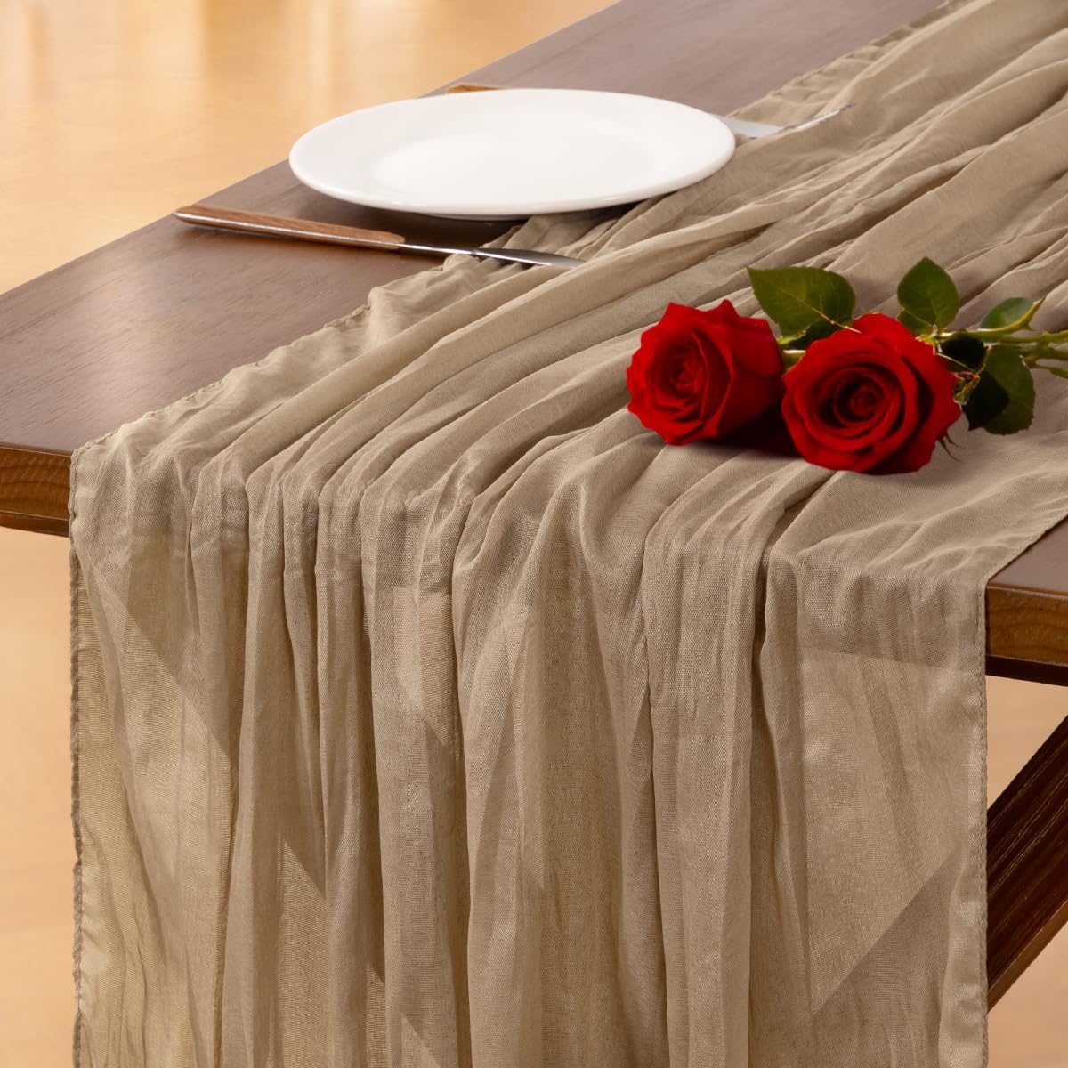 Detalle de Socomi Nude Brown Cheesecloth Table Runner 120 in