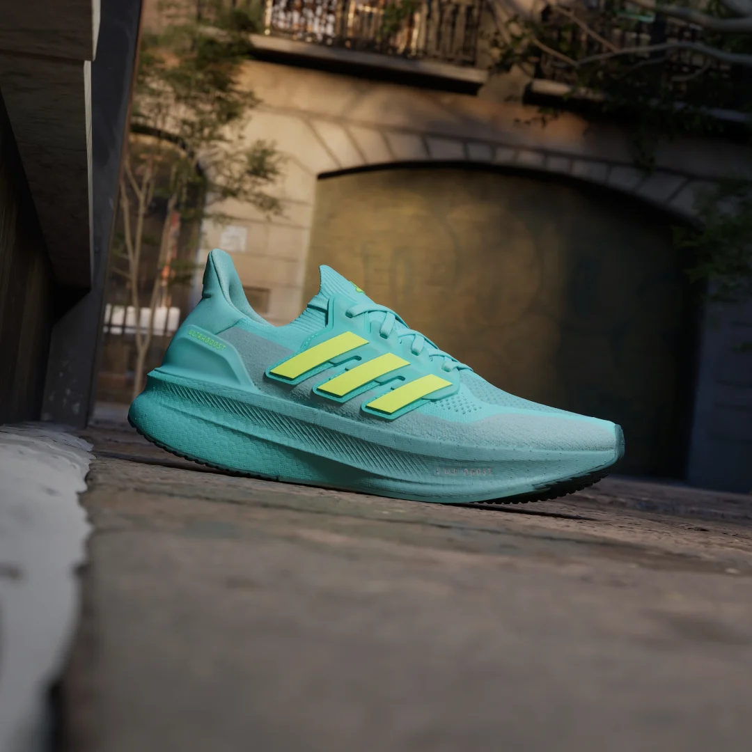 Thumbnail 1 de Zapatilla Ultraboost 5 de Adidas en Turquesa: comodidad y estilo para el día a día