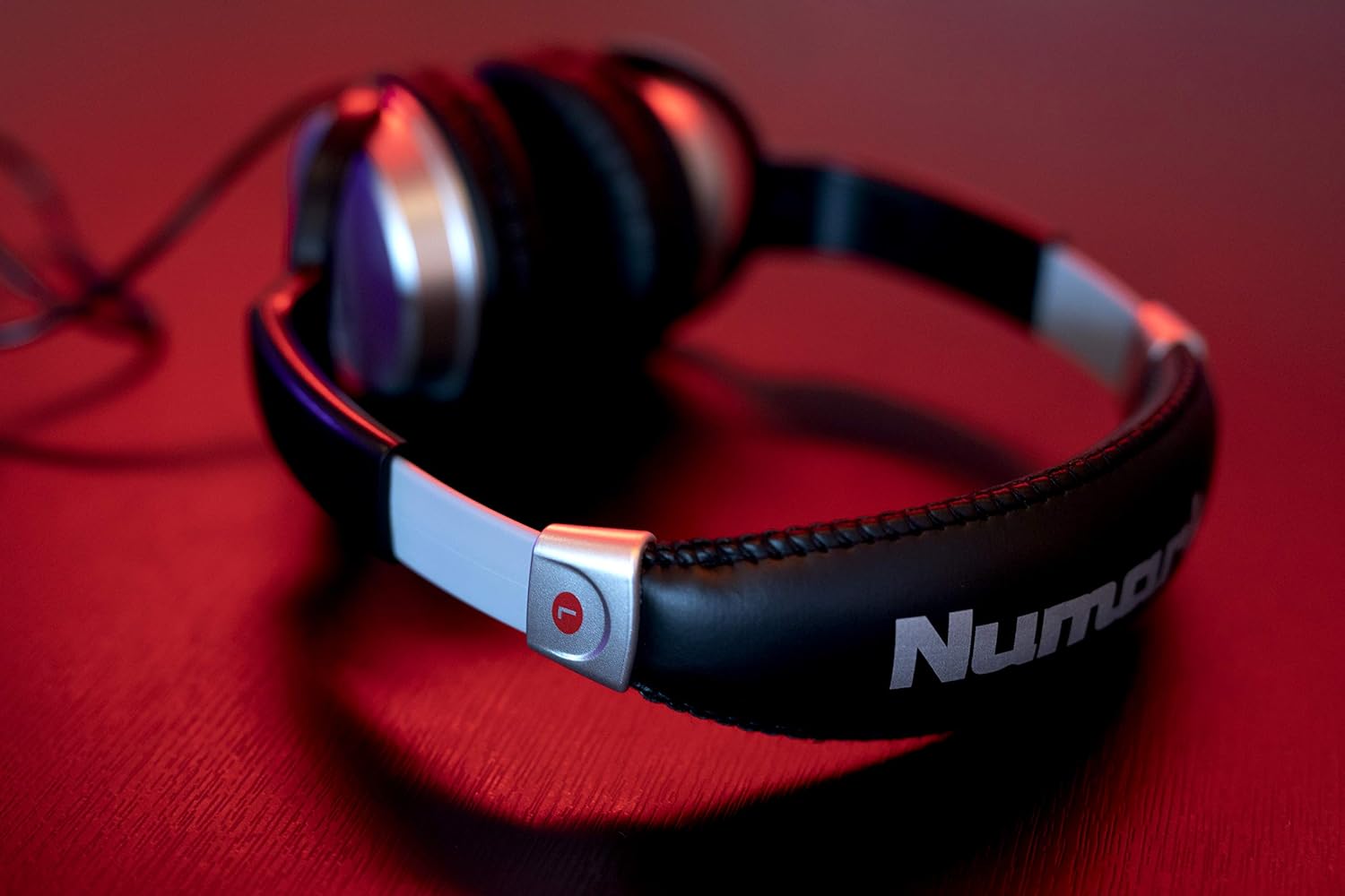 Detalle de Numark HF125: Auriculares DJ Cerrados para monitorización precisa