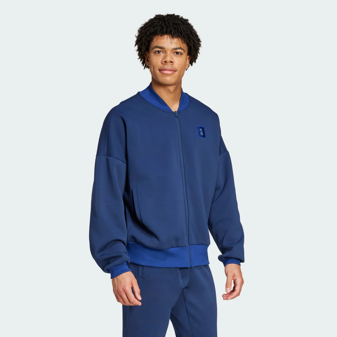 Detalle de Chaqueta Manchester United Seasonal de Adidas: función, estilo y cuándo conviene