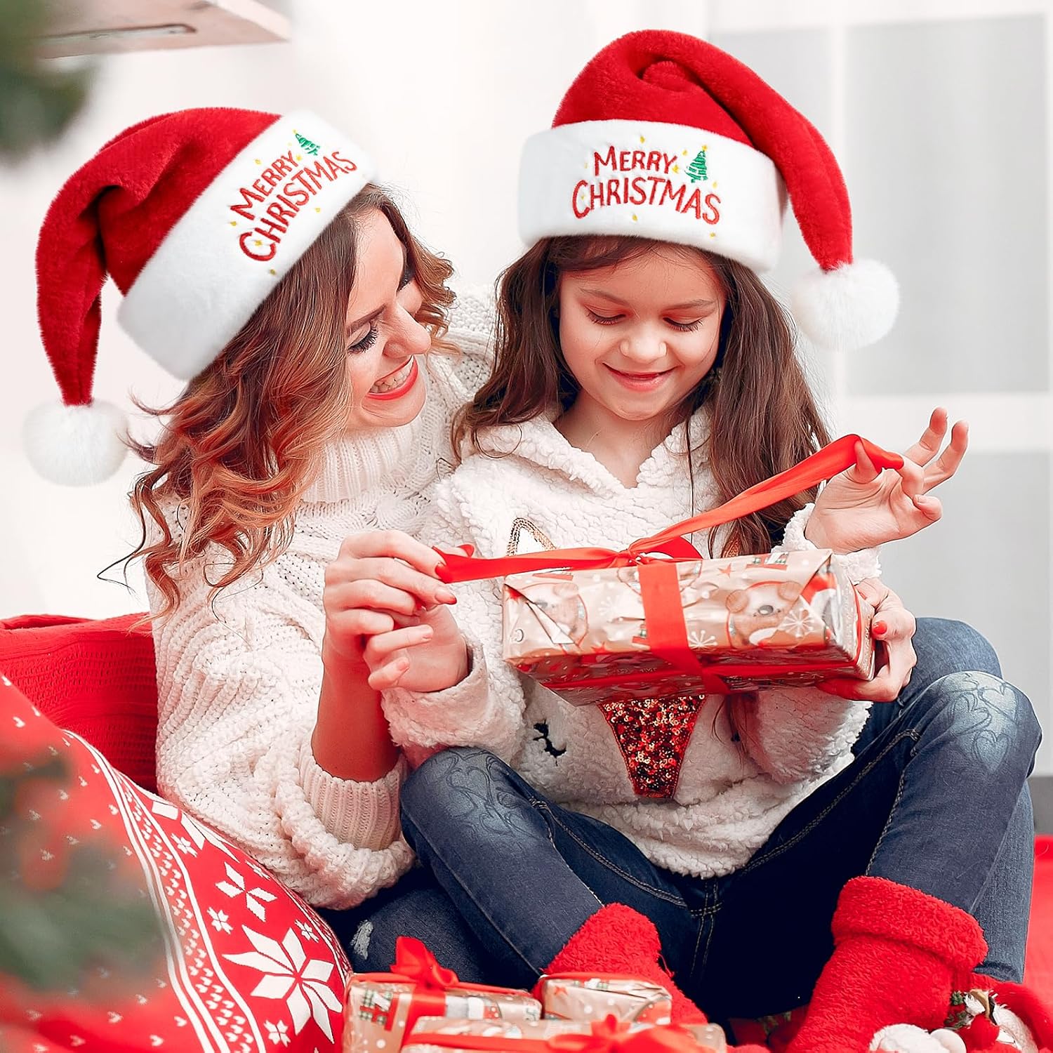 Detalle 2 de RJVW Kids’ Christmas Santa Hat, Thick Velvet Plush with Double Lining