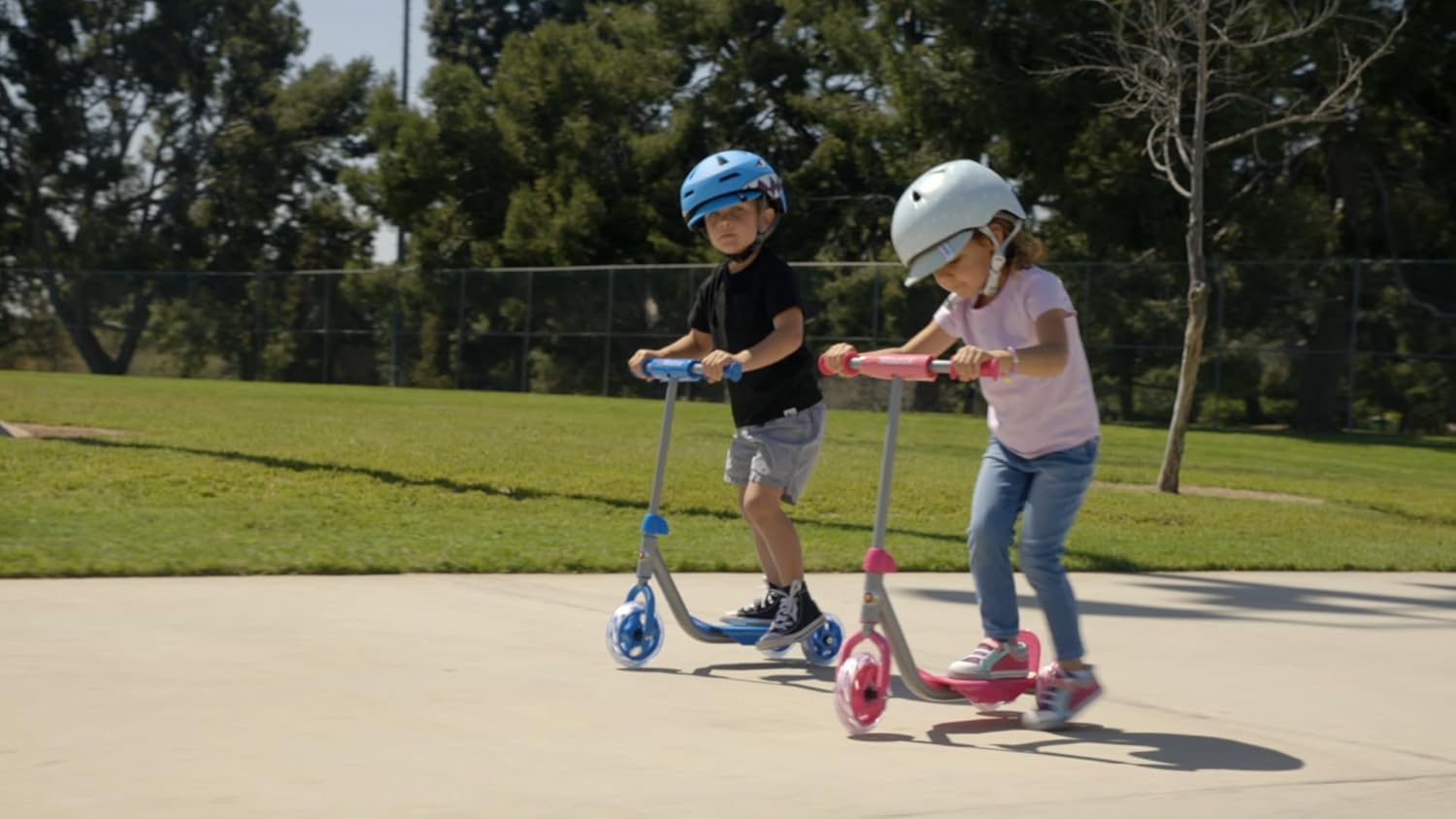 Thumbnail 1 de Razor Jr. Lil’ Kick – 3-Wheel Kick Scooter for Younger Children (Ages 3+)