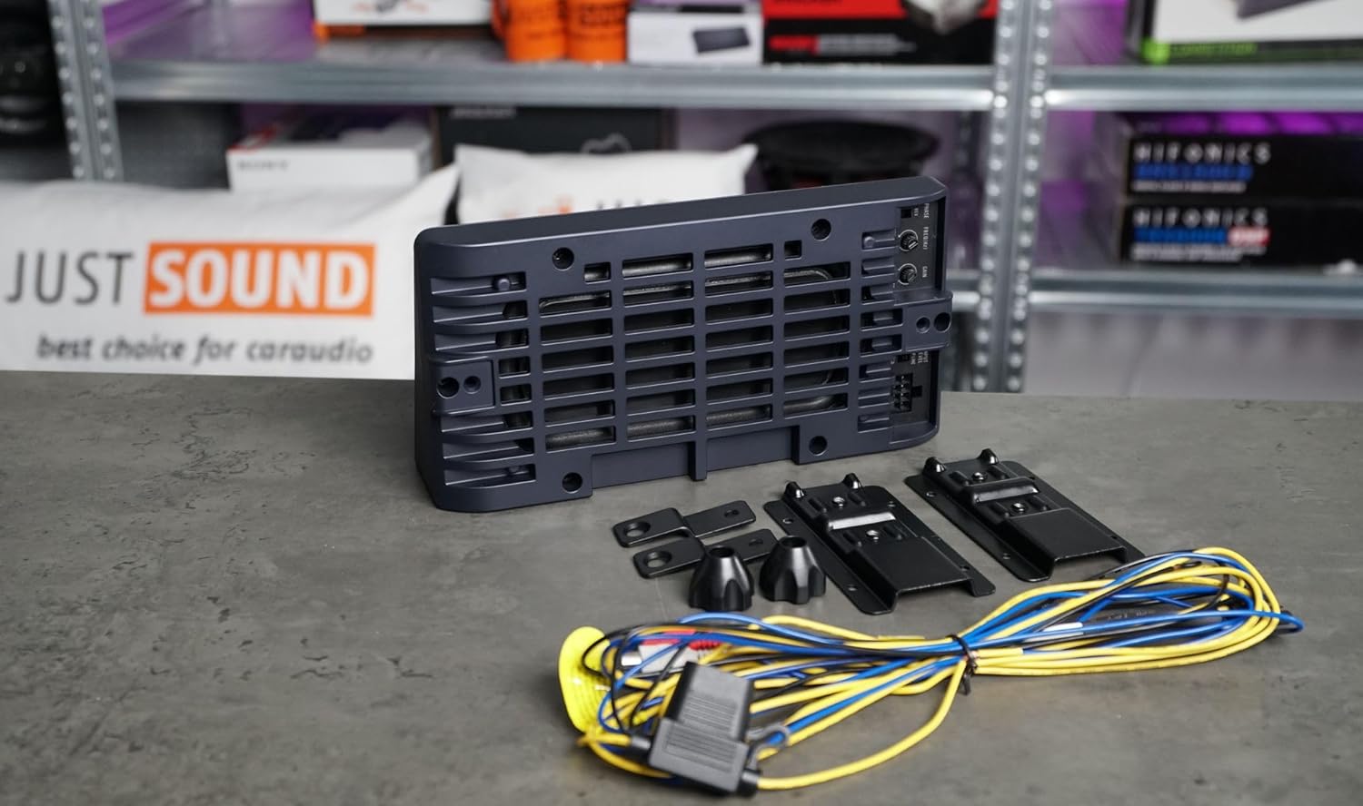 Thumbnail 1 de Pioneer TS-WX010A ultra-compact powered active subwoofer (160 W) for car audio