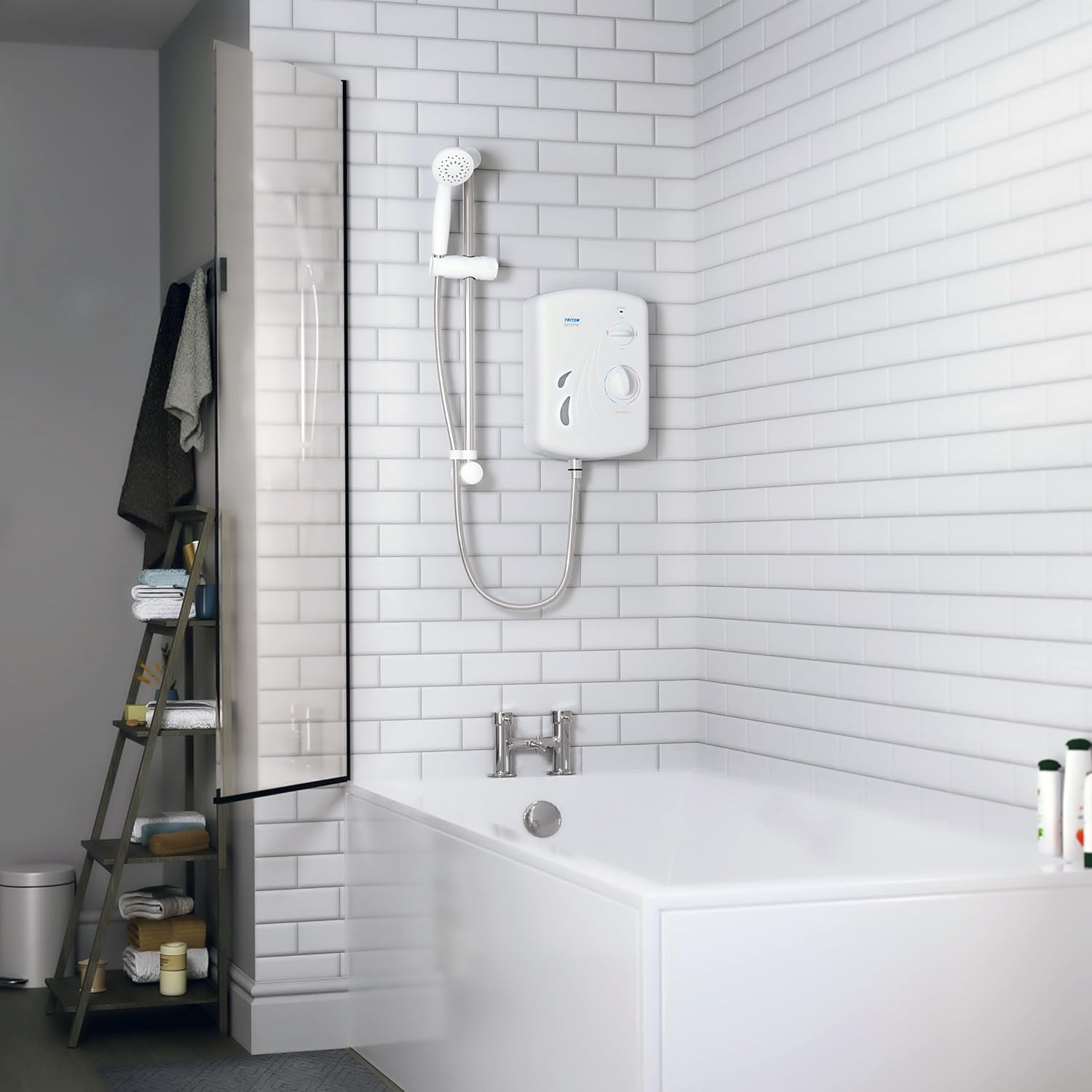 Detalle 2 de Triton Showers Seville 10.5 KW electric shower