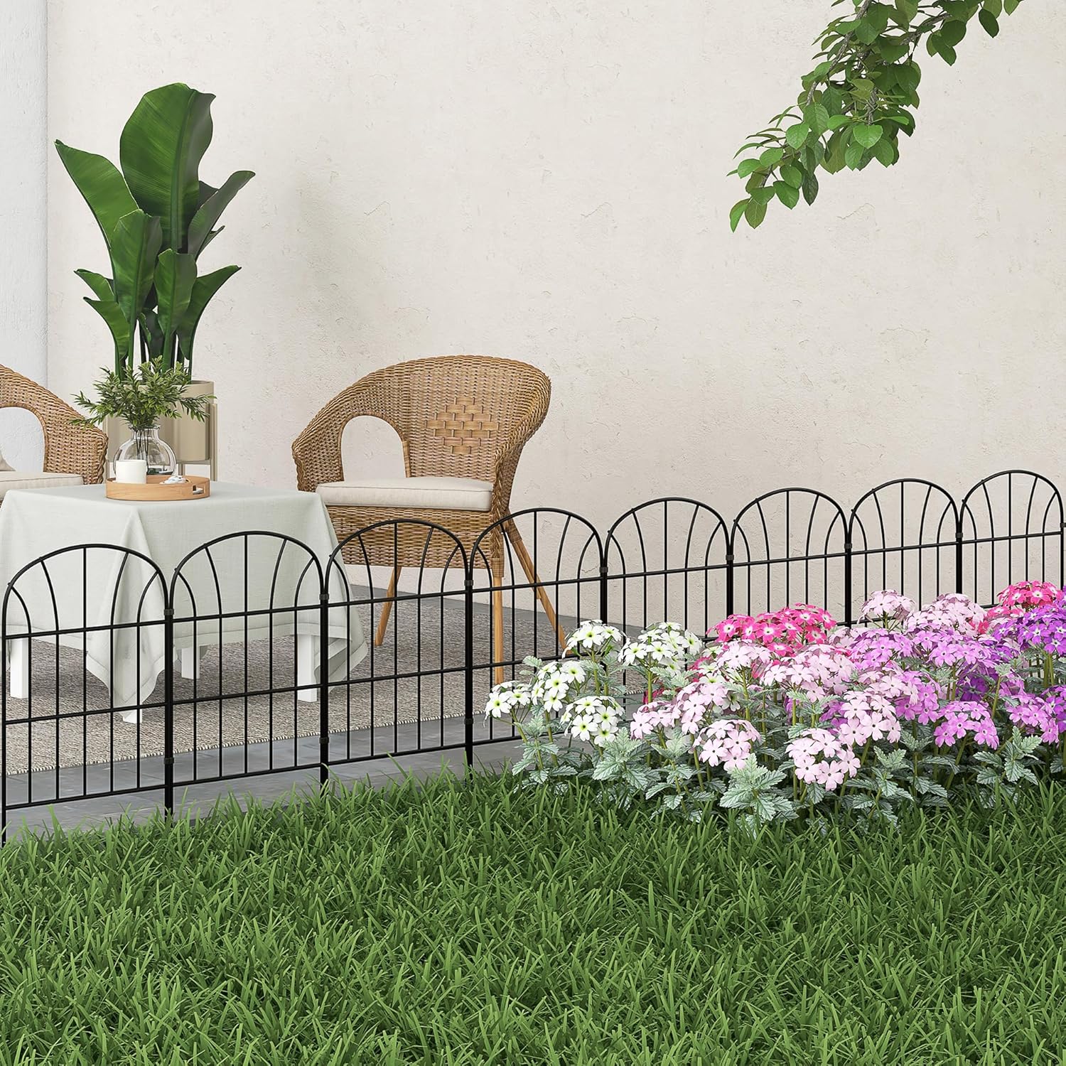 Thumbnail 1 de Outsunny Lot de 8 clôtures décoratives en métal noir – bordures de jardin modulables 264 x 61 cm