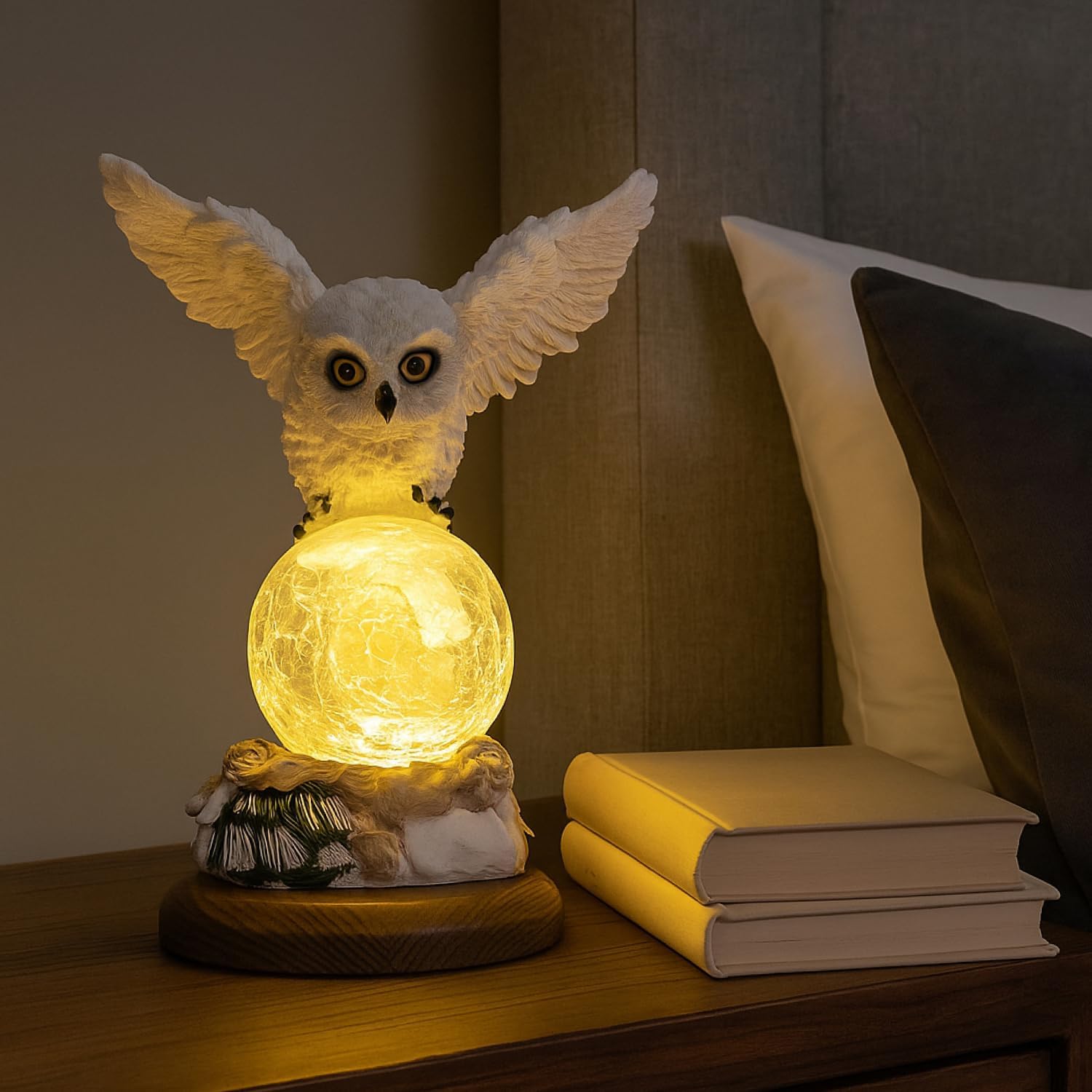 Thumbnail 1 de com-four® Figurine LED Hibou avec Boule de Verre (chouette) et minuterie