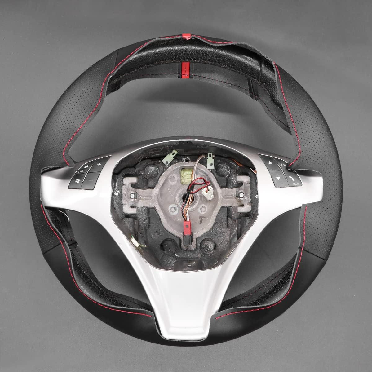 Detalle 2 de MEWANT Coprivolante cucito a mano per Alfa Romeo Giulietta 2010-2014