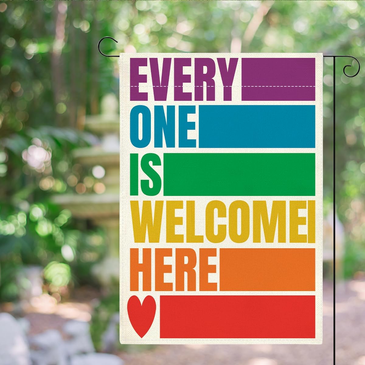 Detalle 1 de Rainbow Pride Garden Flag, 12 x 18 Inches