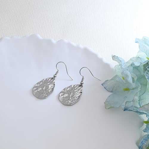 Thumbnail 4 de Weviway Silver Teardrop Hammered Dangly Earrings