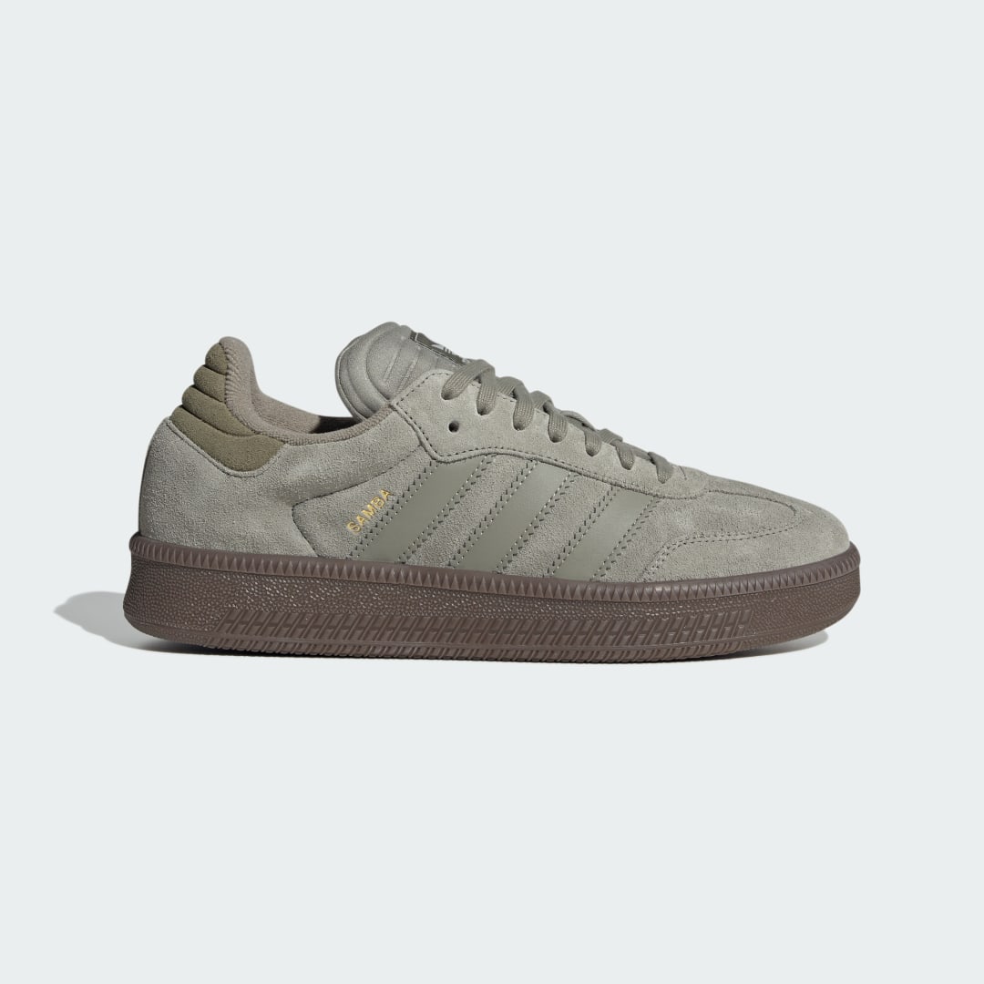 Detalle de Zapatilla Samba XLG de Adidas: una opción casual para el día a día