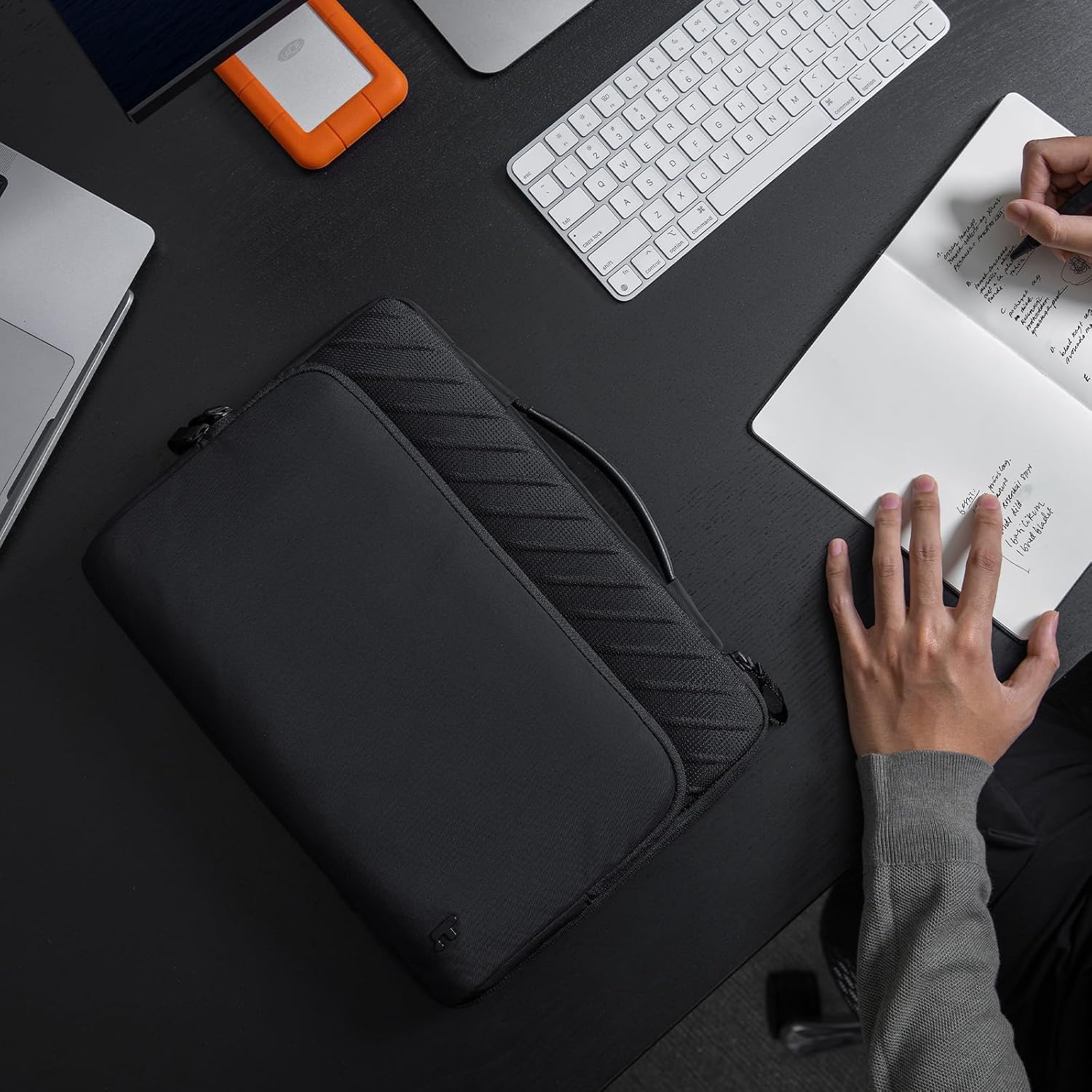 Thumbnail 6 de tomtoc Voyage-A24 Military-Grade Laptop Sleeve for 14-inch MacBook Pro (M5/M4-M1) with CornerArmor, Black