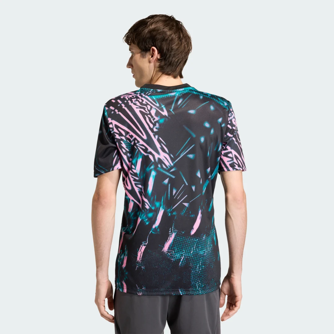 Detalle 2 de Camiseta de calentamiento Liverpool FC 25/26 de Adidas