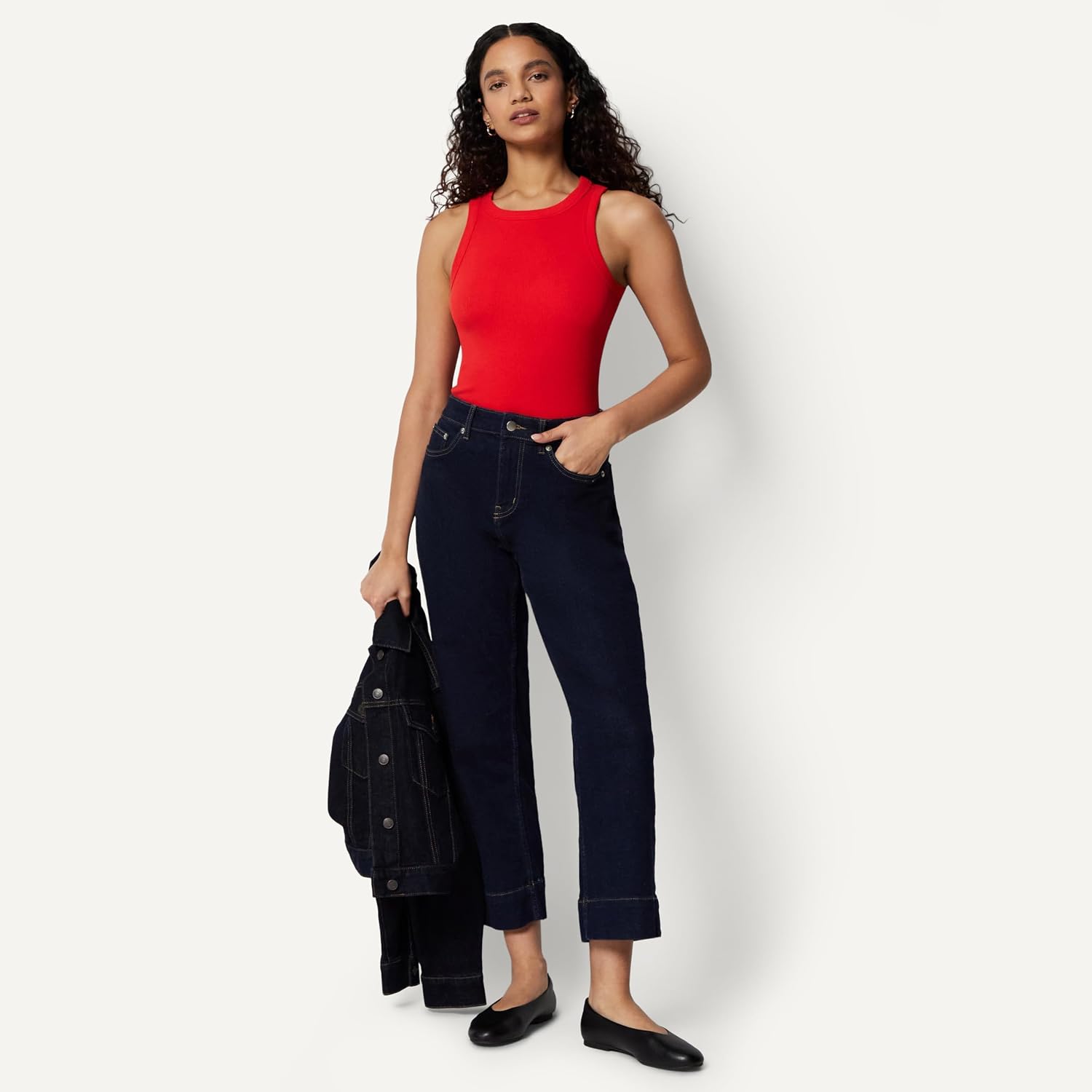 Detalle de Amazon Essentials Damen Slim-Fit-Tanktop mit Rippstrick – vielseitiges Oberteil aus Baumwollmischung