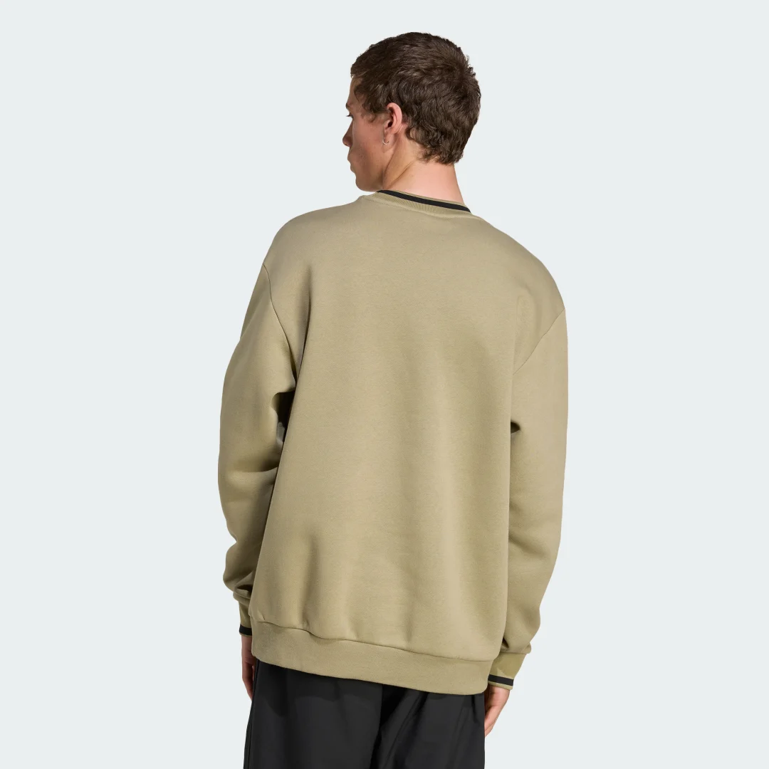 Detalle 2 de Sudadera Adidas Badge cuello redondo – Verde