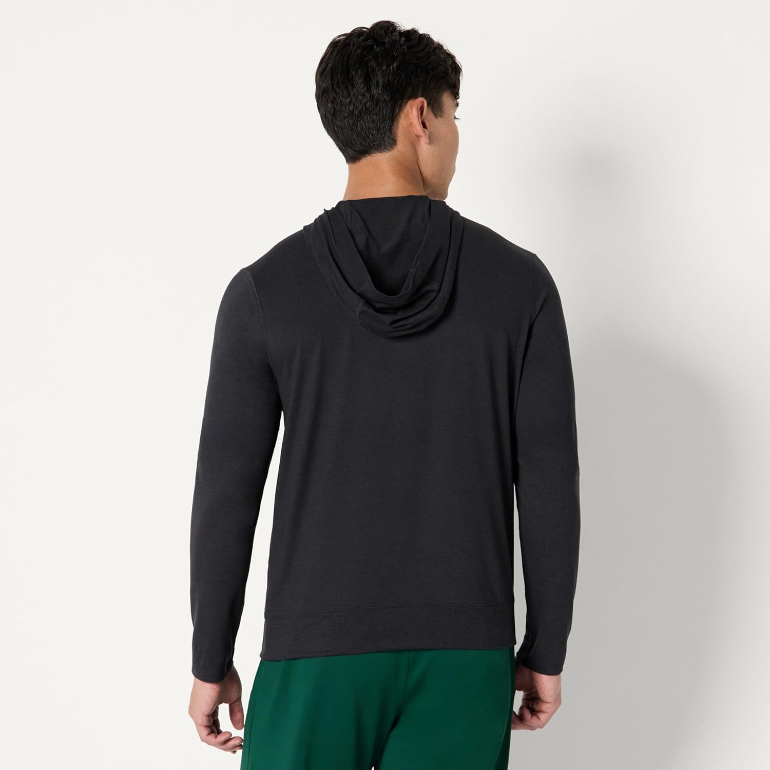 Thumbnail 2 de Amazon Essentials Men's Athletic Soft Performance Lightweight Gym Hoodie Sweatshirt