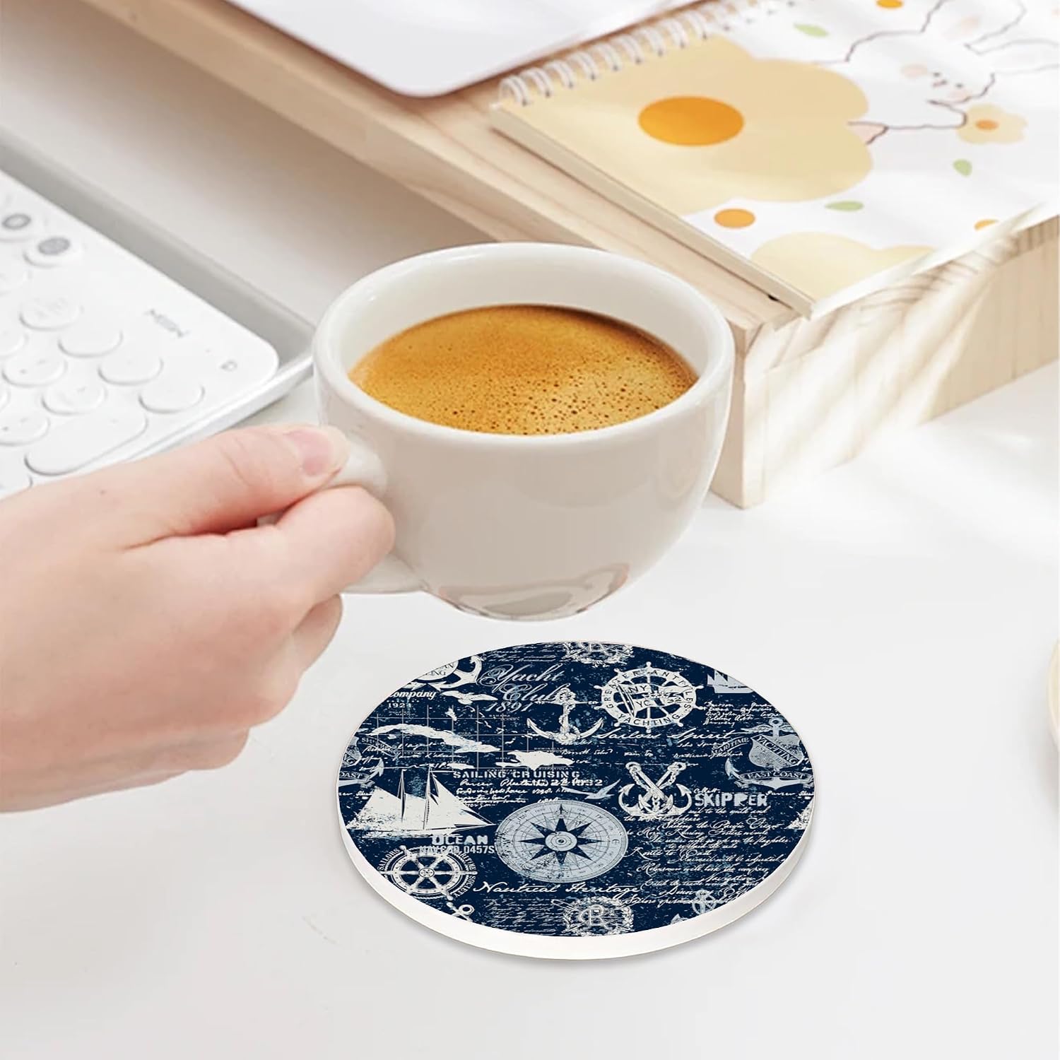 Detalle de Anchor Navy Blue 6-Pack Absorbent Ceramic Coasters with Cork Base & Holder (10cm)