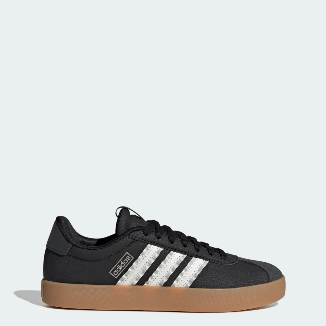 Detalle de Zapatilla VL Court 3.0 de Adidas en negro: estilo clásico y versátil