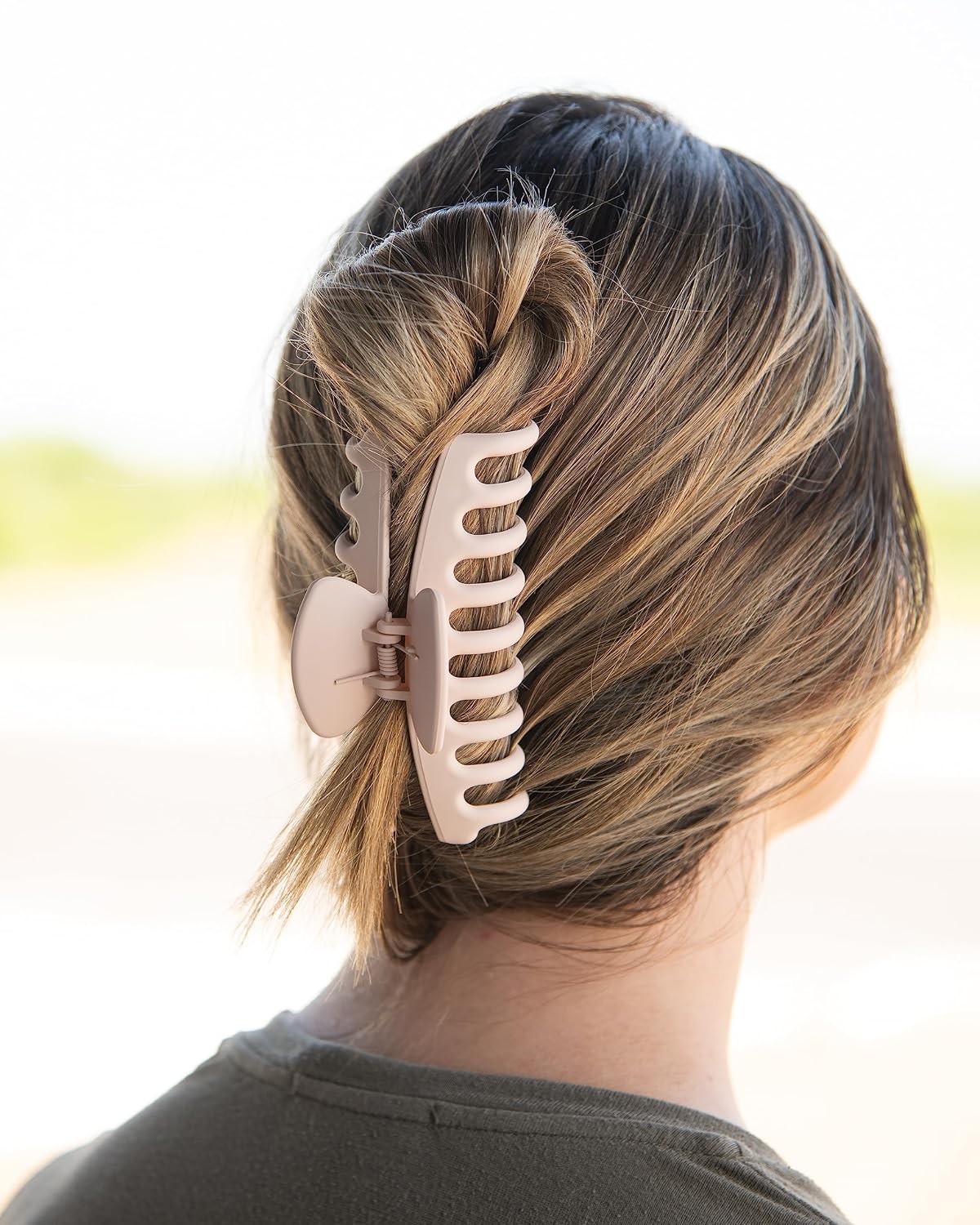Detalle de FRAMAR Rosa Groß Haarklammern – XXL Klammer für dickes Haar, matte Oberfläche, Haarschmuck für Damen