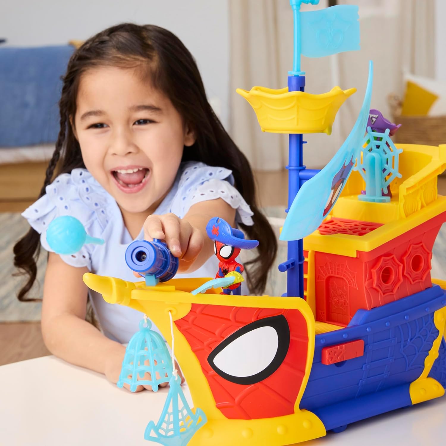 Detalle 2 de Spidey and His Amazing Friends Marvel Water-Webs Webs Ahoy Pirate Ship Bubble Pirate Ship Playset (3-inch figures)
